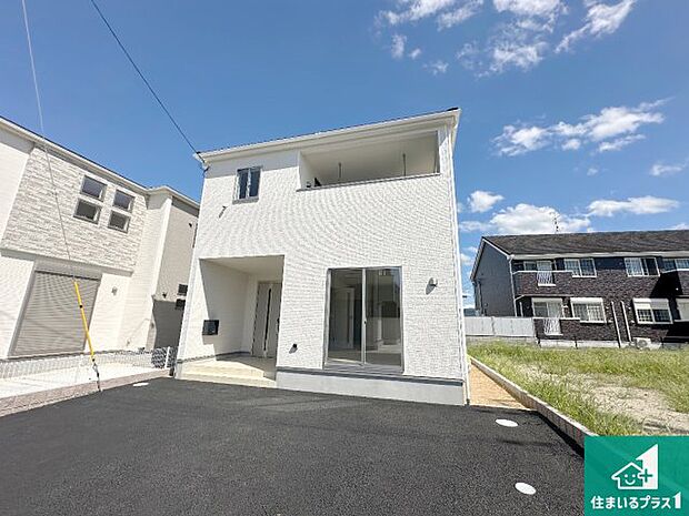 【外観】安心の10年保証！外観を美しく保ち、雨水で汚れを落とします！気になることがありましたら、お気軽にお問い合わせください！