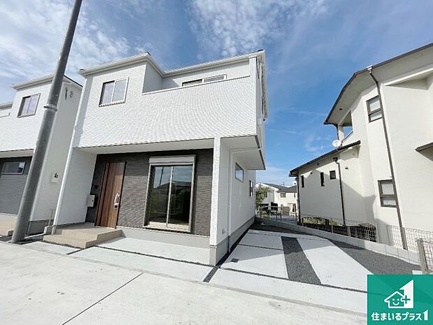 【外観】安心の10年保証!外観を美しく保ち、雨水で汚れを落とします!気になることがありましたら、お気軽にお問い合わせください!