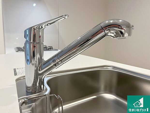 【キッチン水栓】浄水器を内蔵！炊飯時、お茶を作る時に安心してお水を使えます！お湯と冷水、浄水と原水、シャワーの切替えもワンタッチです！