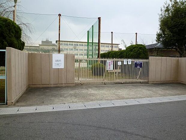 宇治市立西小倉中学校