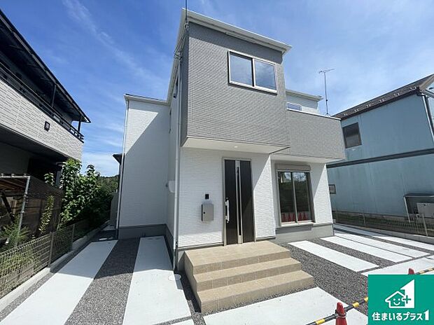 【外観】安心の10年保証!外観を美しく保ち、雨水で汚れを落とします!気になることがありましたら、お気軽にお問い合わせください!