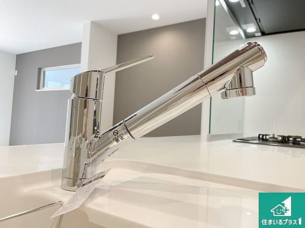 【キッチン水栓】浄水器を内蔵!炊飯時、お茶を作る時に安心してお水を使えます!お湯と冷水、浄水と原水、シャワーの切替えもワンタッチです!