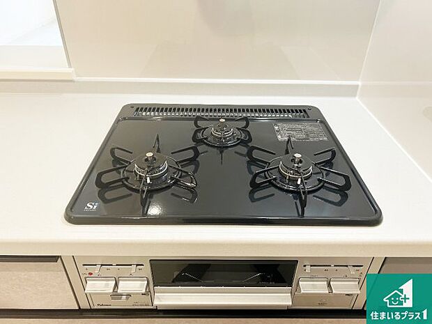 【コンロ】ダブル高火力Siセンサー付きコンロ!3口あるので、まとめて料理をする時も大活躍!