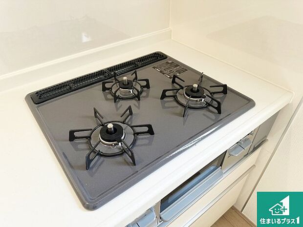 【コンロ】ダブル高火力Siセンサー付きコンロ!3口あるので、まとめて料理をする時も大活躍!