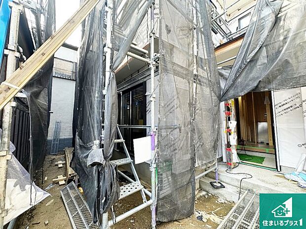 【外観】周辺は落ち着いた街並みの住宅地！子育てがしやすい住環境です！まだ未完成ですが、現地でしかわからない事もございます。是非一度ご覧ください。