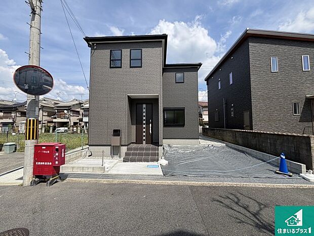 【外観】安心の10年保証!外観を美しく保ち、雨水で汚れを落とします!気になることがありましたら、お気軽にお問い合わせください!