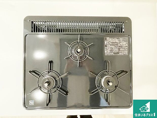 【コンロ】ダブル高火力Ｓｉセンサー付きコンロ！３口あるので、まとめて料理をする時も大活躍！