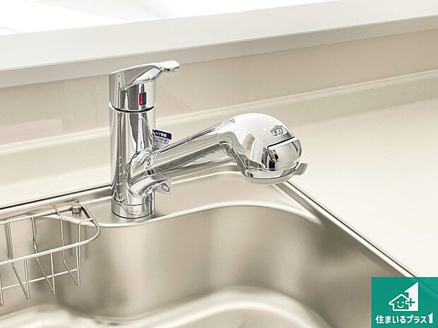 【キッチン水栓】浄水器を内蔵！炊飯時、お茶を作る時に安心してお水を使えます！お湯と冷水、浄水と原水、シャワーの切替えもワンタッチです！