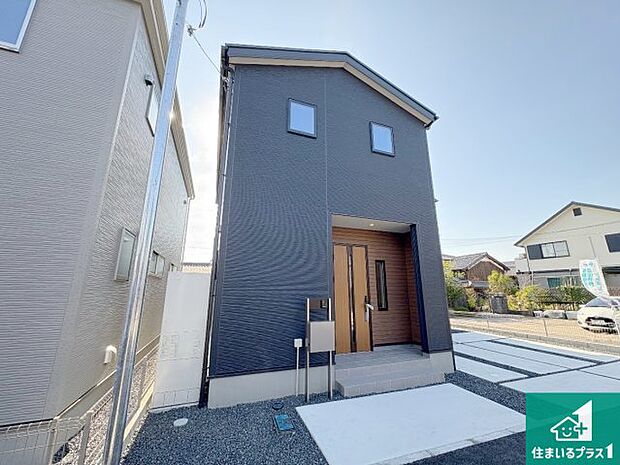 【外観】安心の10年保証!外観を美しく保ち、雨水で汚れを落とします!気になることがありましたら、お気軽にお問い合わせください!