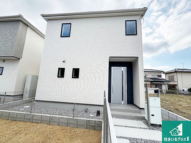 【外観】安心の10年保証！外観を美しく保ち、雨水で汚れを落とします！気になることがありましたら、お気軽にお問い合わせください！