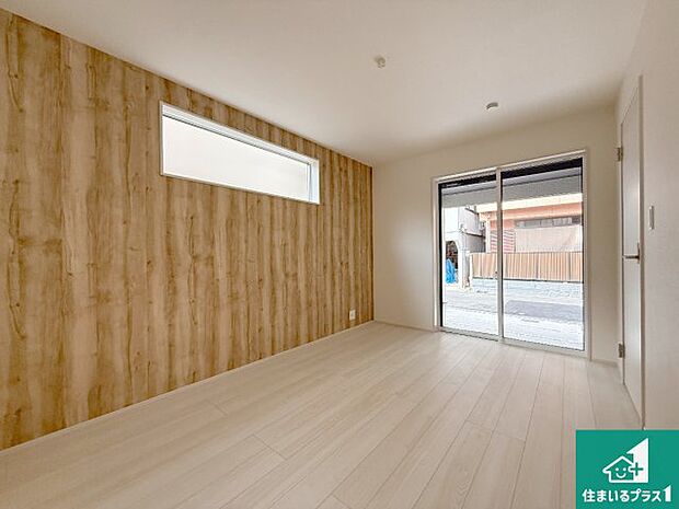 【洋室】シンプルな洋室は、自分好みのインテリアが楽しめます♪ご家族とインテリアや家具を選びに行くのは新築購入時の醍醐味の一つです。ぜひお楽しみください♪