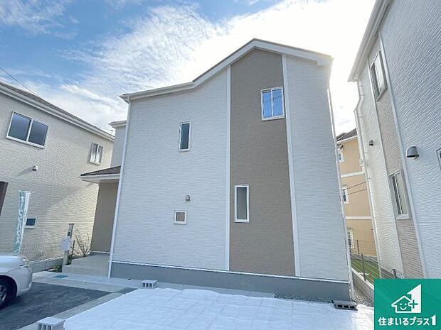 【外観】安心の10年保証！外観を美しく保ち、雨水で汚れを落とします！気になることがありましたら、お気軽にお問い合わせください！