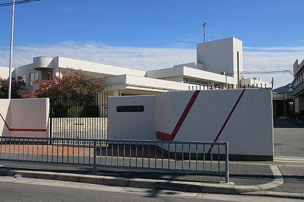 四條畷市立岡部小学校