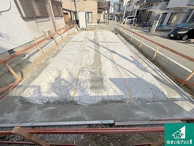 【外観】周辺は落ち着いた街並みの住宅地！子育てがしやすい住環境です！まだ未完成ですが、現地でしかわからない事もございます。是非一度ご覧ください。