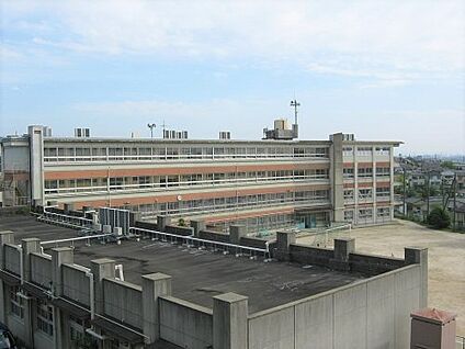 枚方市立第二中学校 徒歩500m