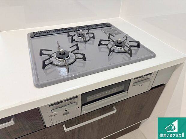 【コンロ】ダブル高火力Siセンサー付きコンロ!3口あるので、まとめて料理をする時も大活躍!