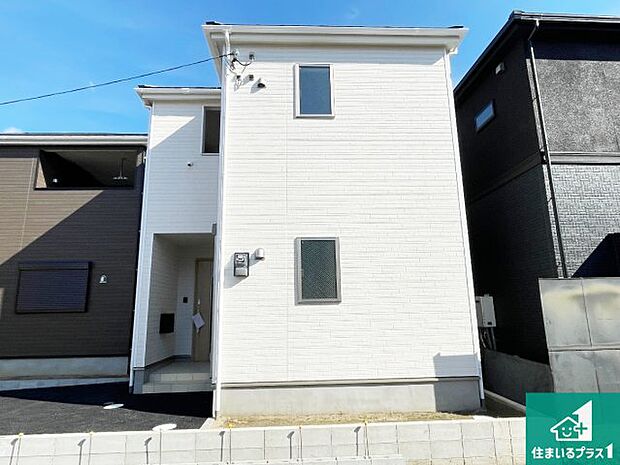 【外観】安心の10年保証!外観を美しく保ち、雨水で汚れを落とします!気になることがありましたら、お気軽にお問い合わせください!