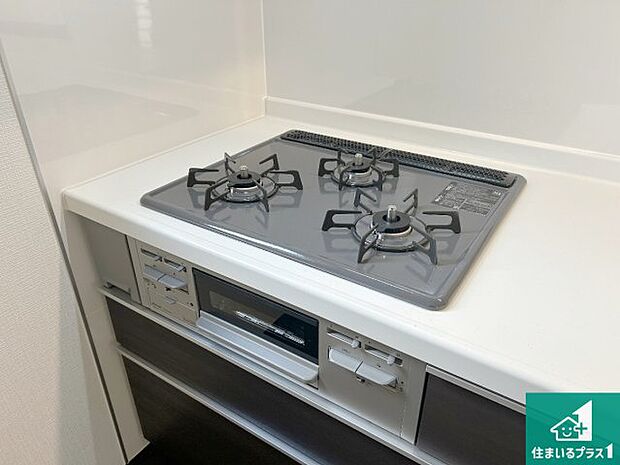 【コンロ】ダブル高火力Siセンサー付きコンロ!3口あるので、まとめて料理をする時も大活躍!