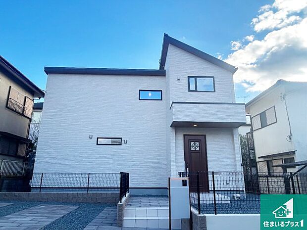 【外観】安心の10年保証!外観を美しく保ち、雨水で汚れを落とします!気になることがありましたら、お気軽にお問い合わせください!