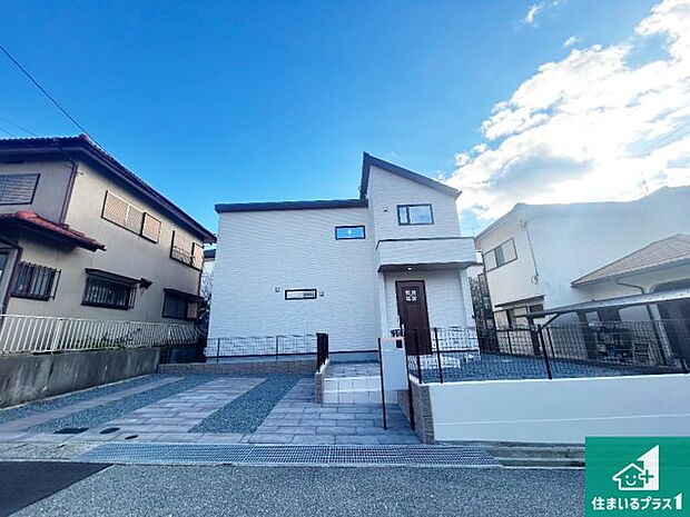 【外観】安心の10年保証!外観を美しく保ち、雨水で汚れを落とします!気になることがありましたら、お気軽にお問い合わせください!