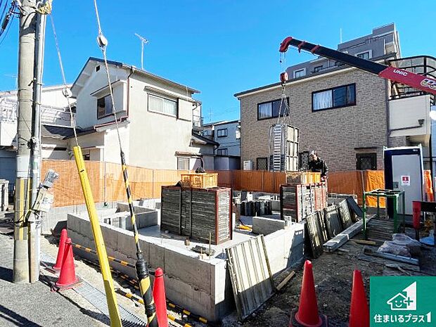 【外観】周辺は落ち着いた街並みの住宅地！子育てがしやすい住環境です！まだ未完成ですが、現地でしかわからない事もございます。是非一度ご覧ください。