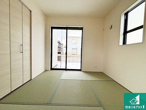 【和室】一室あると便利な和室は客間としてだけでなく、小さなお子様のプレイルームや食後のくつろぎスペースとしてもご利用いただけます。収納もついていますので大活躍間違いなし!