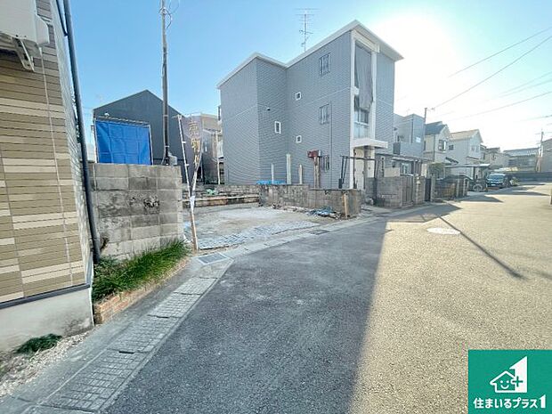 【外観】周辺は落ち着いた街並みの住宅地！子育てがしやすい住環境です！まだ未完成ですが、現地でしかわからない事もございます。是非一度ご覧ください。