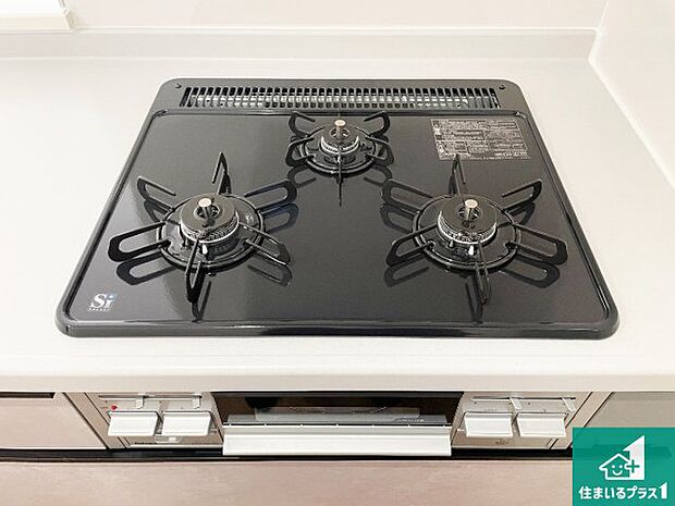 【コンロ】ダブル高火力Ｓｉセンサー付きコンロ！３口あるので、まとめて料理をする時も大活躍！