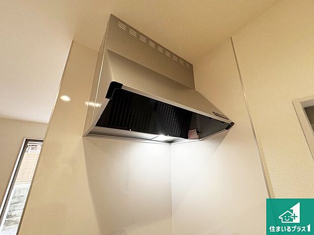 【レンジフード】汚れにくいスロットフィルタでお手入れラクラク！ＬＥＤ照明付き！