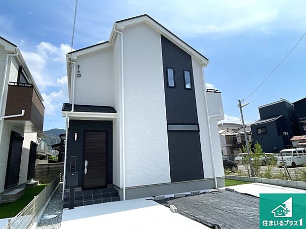 【外観】安心の10年保証！外観を美しく保ち、雨水で汚れを落とします！気になることがありましたら、お気軽にお問い合わせください！