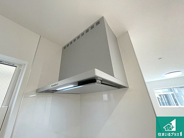 【レンジフード】汚れにくいスロットフィルタでお手入れラクラク!LED照明付き!