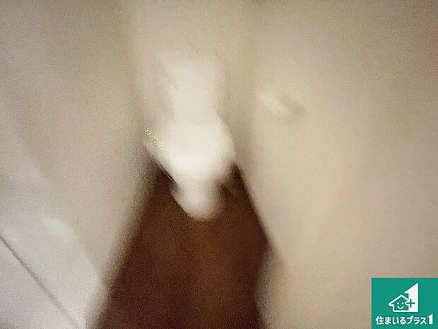 【トイレ】1・2階の2ヶ所にあるので、朝の忙しい時間の順番待ちもなく、深夜の利用にも大変便利です。