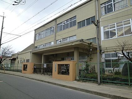宇治市立伊勢田小学校 徒歩290m