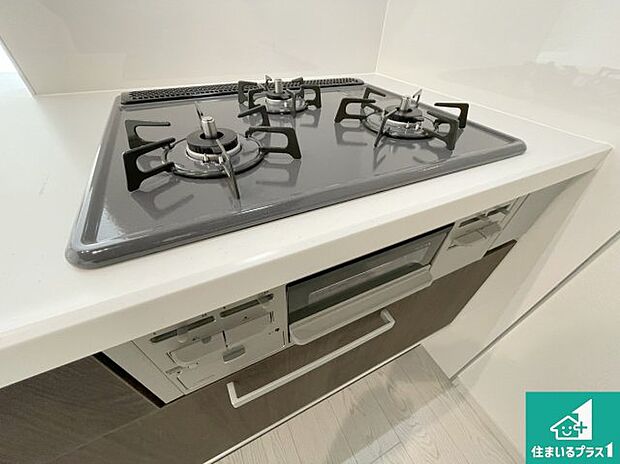 【コンロ】ダブル高火力Siセンサー付きコンロ!3口あるので、まとめて料理をする時も大活躍!