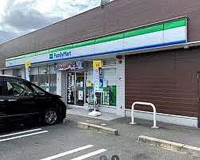 ファミリーマート 伏見向島本丸店 徒歩640m