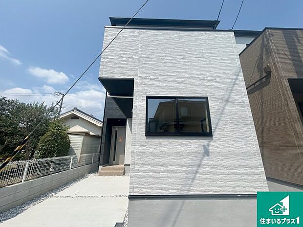 【外観】安心の10年保証!外観を美しく保ち、雨水で汚れを落とします!気になることがありましたら、お気軽にお問い合わせください!