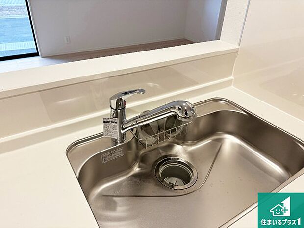 【キッチン水栓】浄水器を内蔵!炊飯時、お茶を作る時に安心してお水を使えます!お湯と冷水、浄水と原水、シャワーの切替えもワンタッチです!