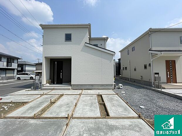 【外観】安心の10年保証!外観を美しく保ち、雨水で汚れを落とします!気になることがありましたら、お気軽にお問い合わせください!