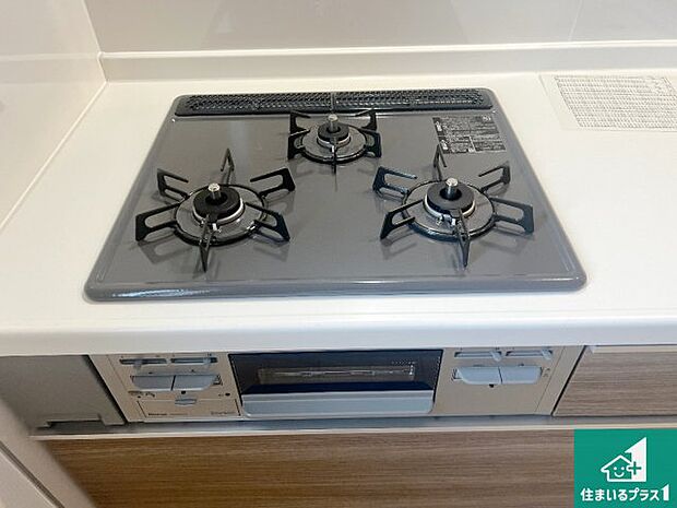 【コンロ】ダブル高火力Siセンサー付きコンロ!3口あるので、まとめて料理をする時も大活躍!