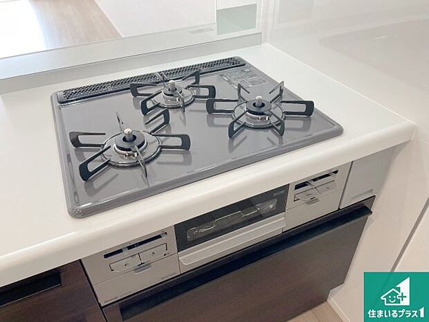 【コンロ】ダブル高火力Siセンサー付きコンロ!3口あるので、まとめて料理をする時も大活躍!