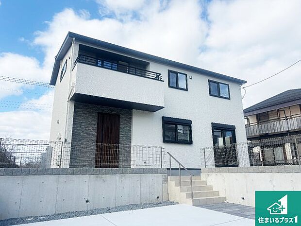 【外観】安心の10年保証!外観を美しく保ち、雨水で汚れを落とします!気になることがありましたら、お気軽にお問い合わせください!