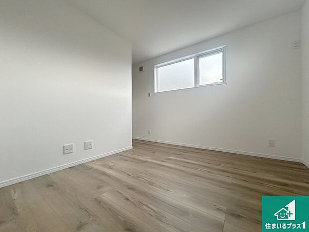 【洋室】収納スペースが充実しているので子供の成長に合わせてたくさん収納ができます!家族構成に合わせた様々な活用ができる収納!