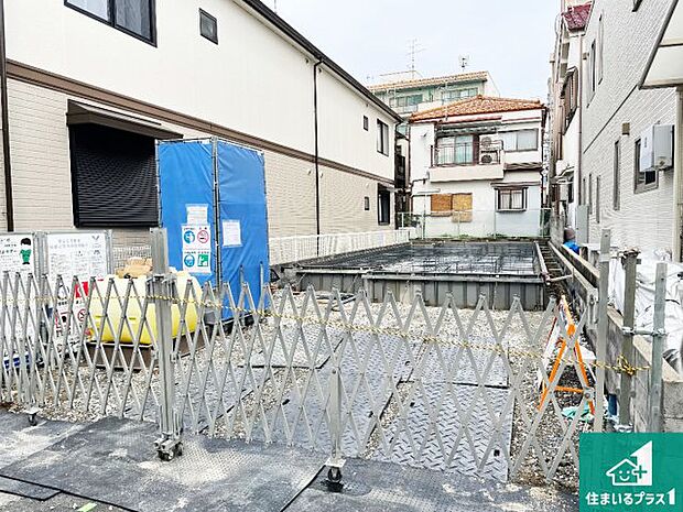 【外観】周辺は落ち着いた街並みの住宅地!子育てがしやすい住環境です!まだ未完成ですが、現地でしかわからない事もございます。是非一度ご覧ください。