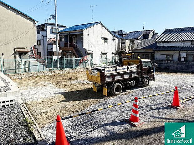 【外観】周辺は落ち着いた街並みの住宅地!子育てがしやすい住環境です!まだ未完成ですが、現地でしかわからない事もございます。是非一度ご覧ください。