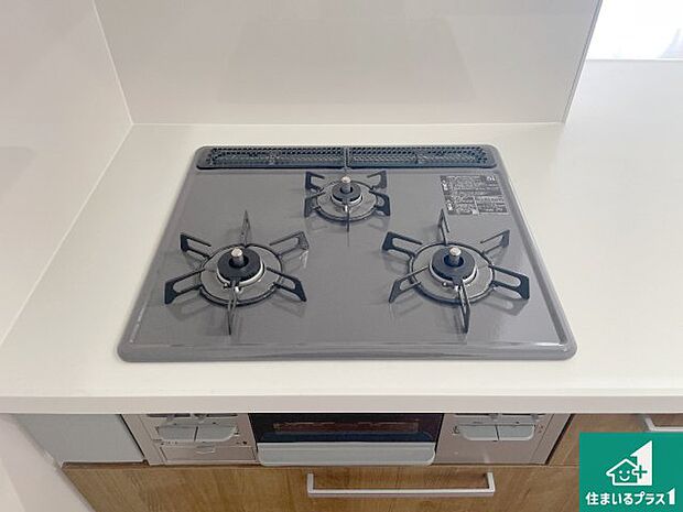 【コンロ】ダブル高火力Ｓｉセンサー付きコンロ！３口あるので、まとめて料理をする時も大活躍！