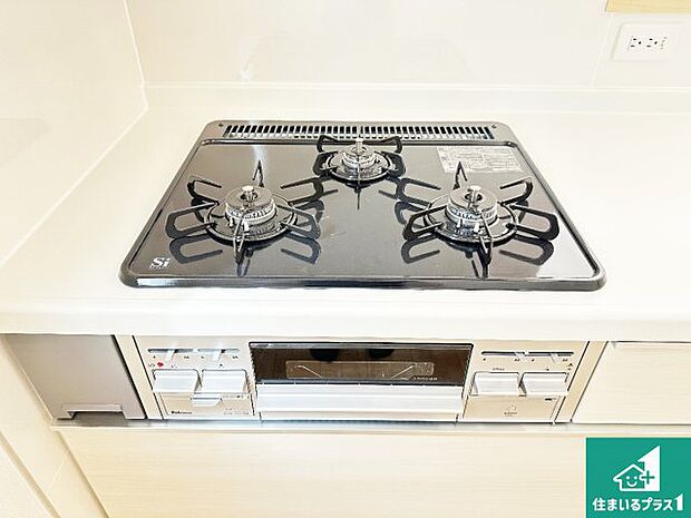 【コンロ】ダブル高火力Siセンサー付きコンロ!3口あるので、まとめて料理をする時も大活躍!