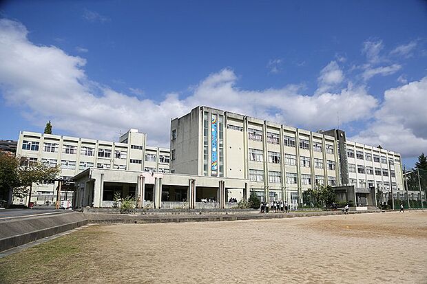 奈良市立登美ヶ丘中学校