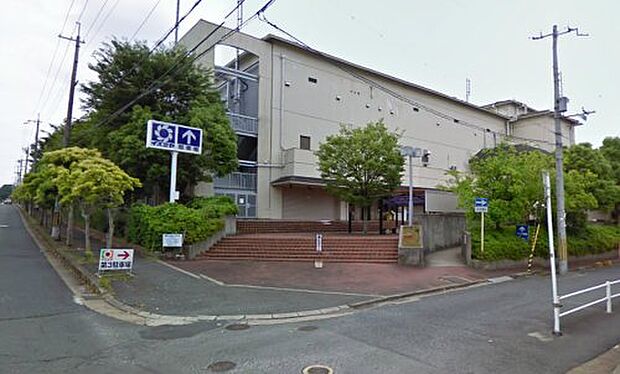 イズミヤ 学園前店