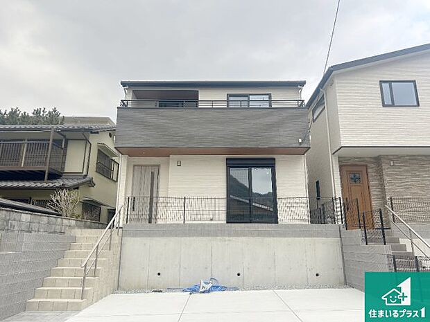 【外観】安心の10年保証!外観を美しく保ち、雨水で汚れを落とします!気になることがありましたら、お気軽にお問い合わせください!