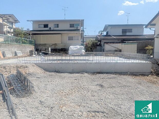 【外観】周辺は落ち着いた街並みの住宅地！子育てがしやすい住環境です！まだ未完成ですが、現地でしかわからない事もございます。是非一度ご覧ください。